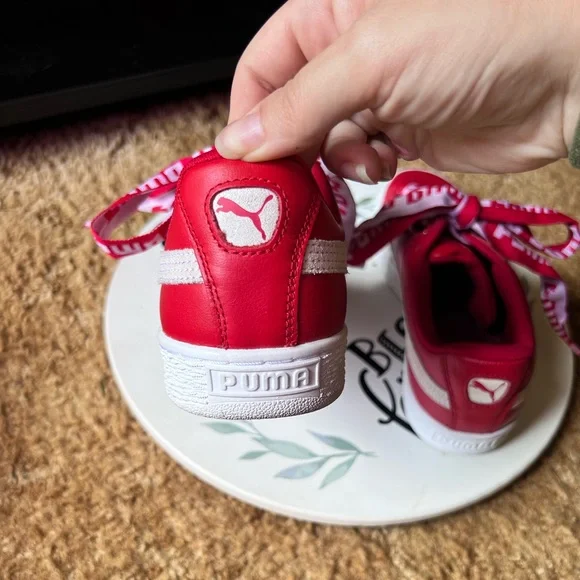 PUMA WOMEN'S BASKET HEART DE
SNEAKERS BOW LACES. - Picture 14 of 17
